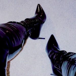 Brand New Steve Madden Thigh High Boots VIKTORY